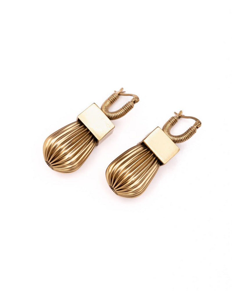 Auryn Drop Earrings In Gold Graphite