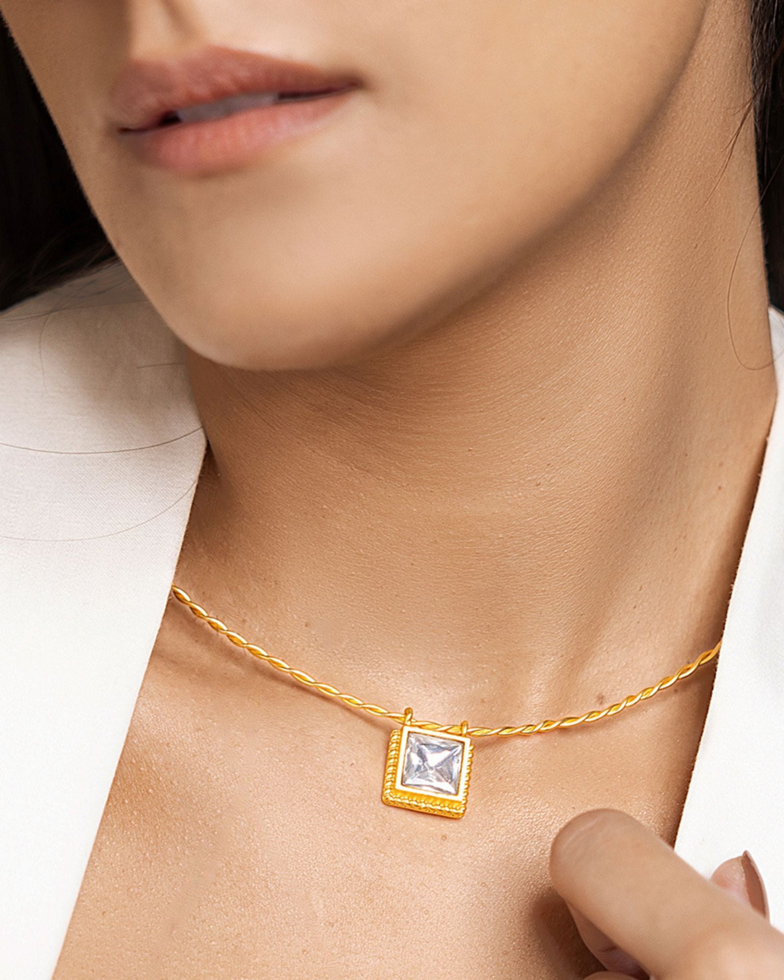 Majestic Gold Stiff Wire Choker