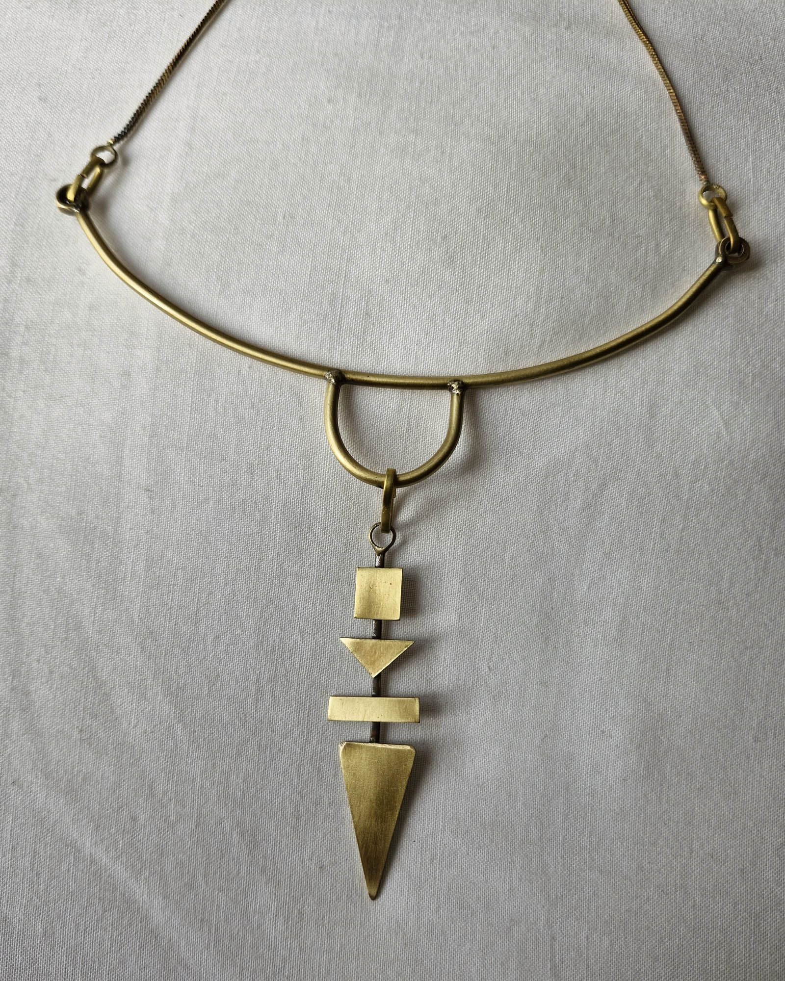 ARMIS NECKPIECE