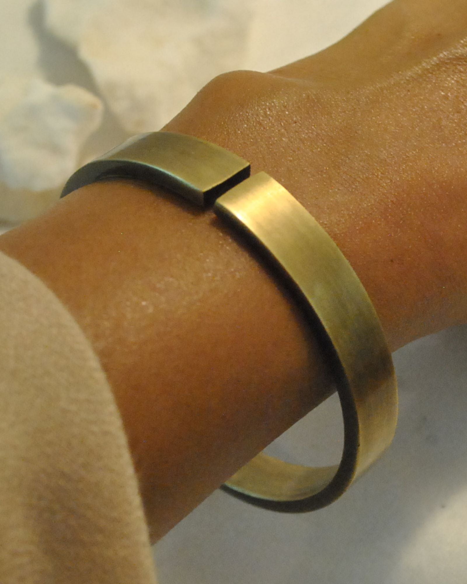 FLAT BANGLE