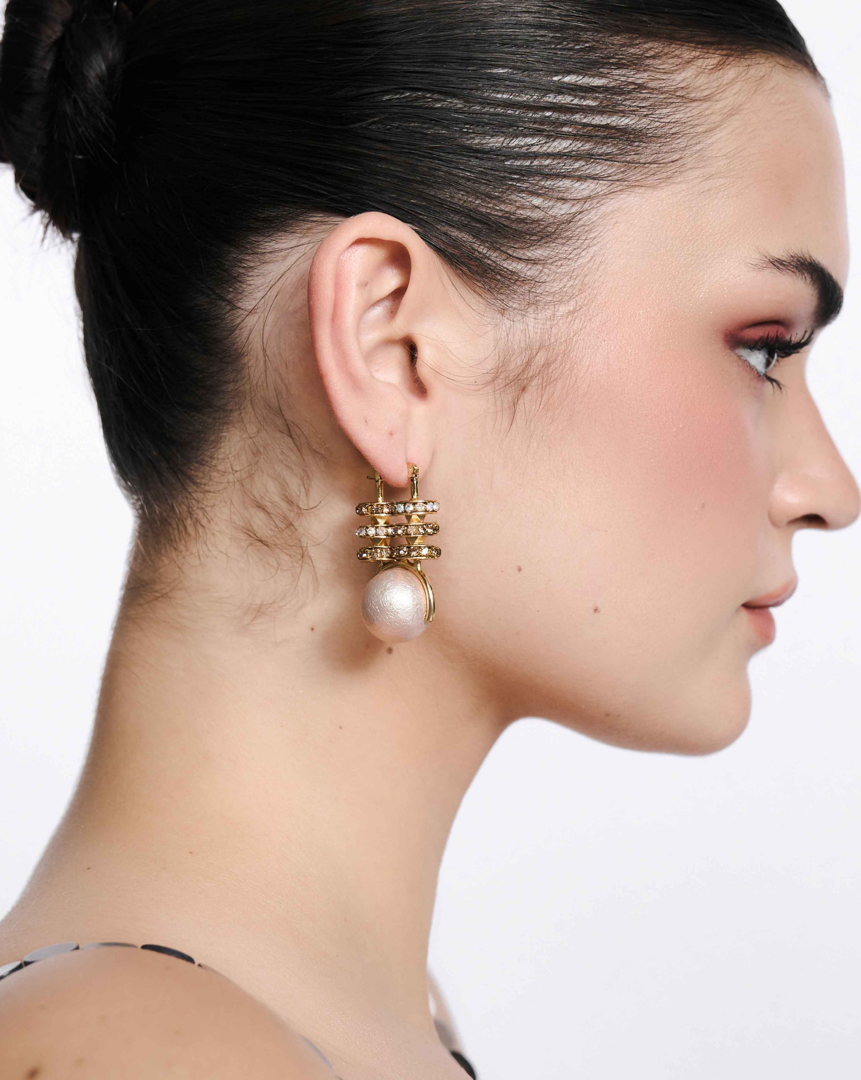 Nova Pearl Earrings In Gold