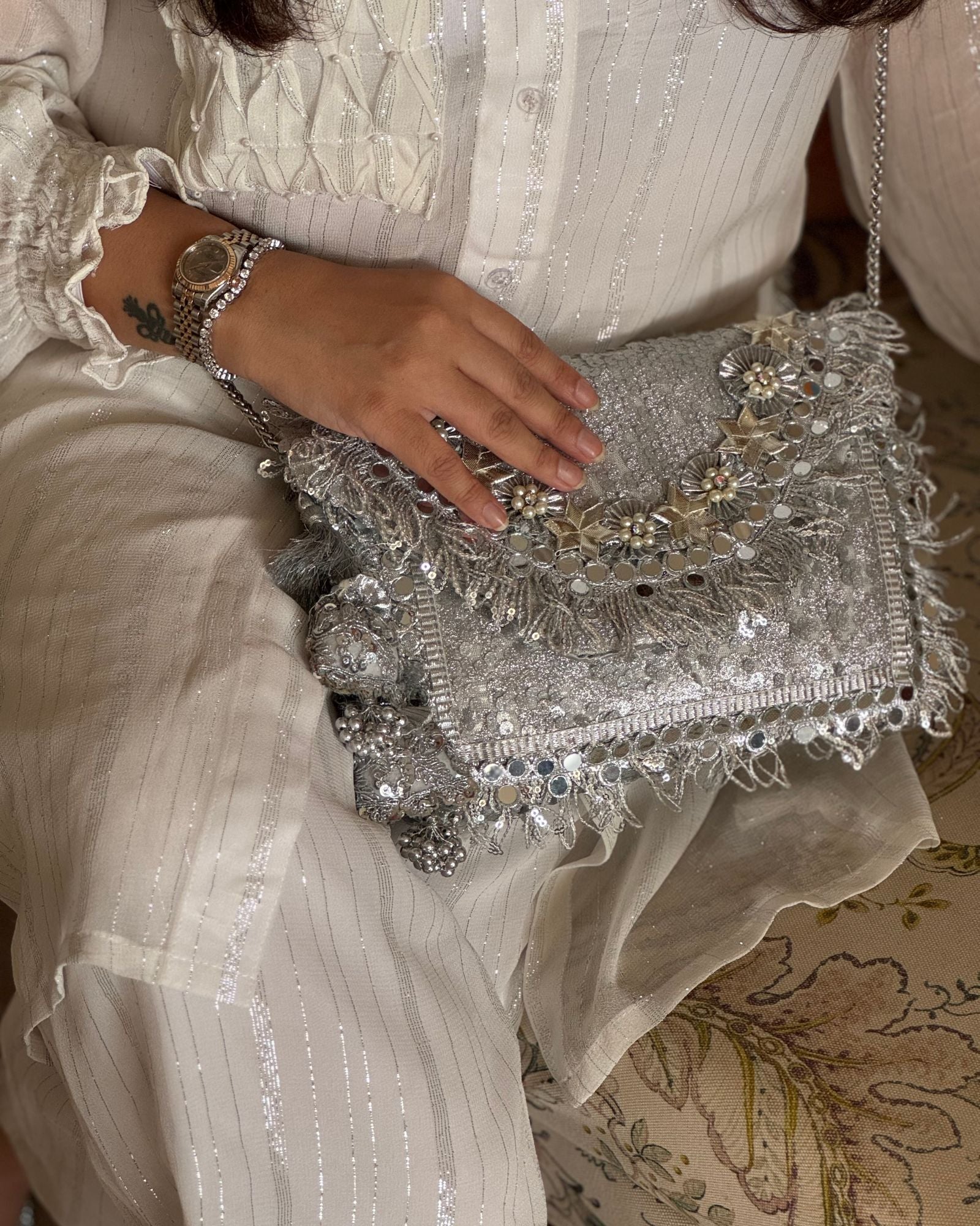 SILVER MIRROR CLUTCH