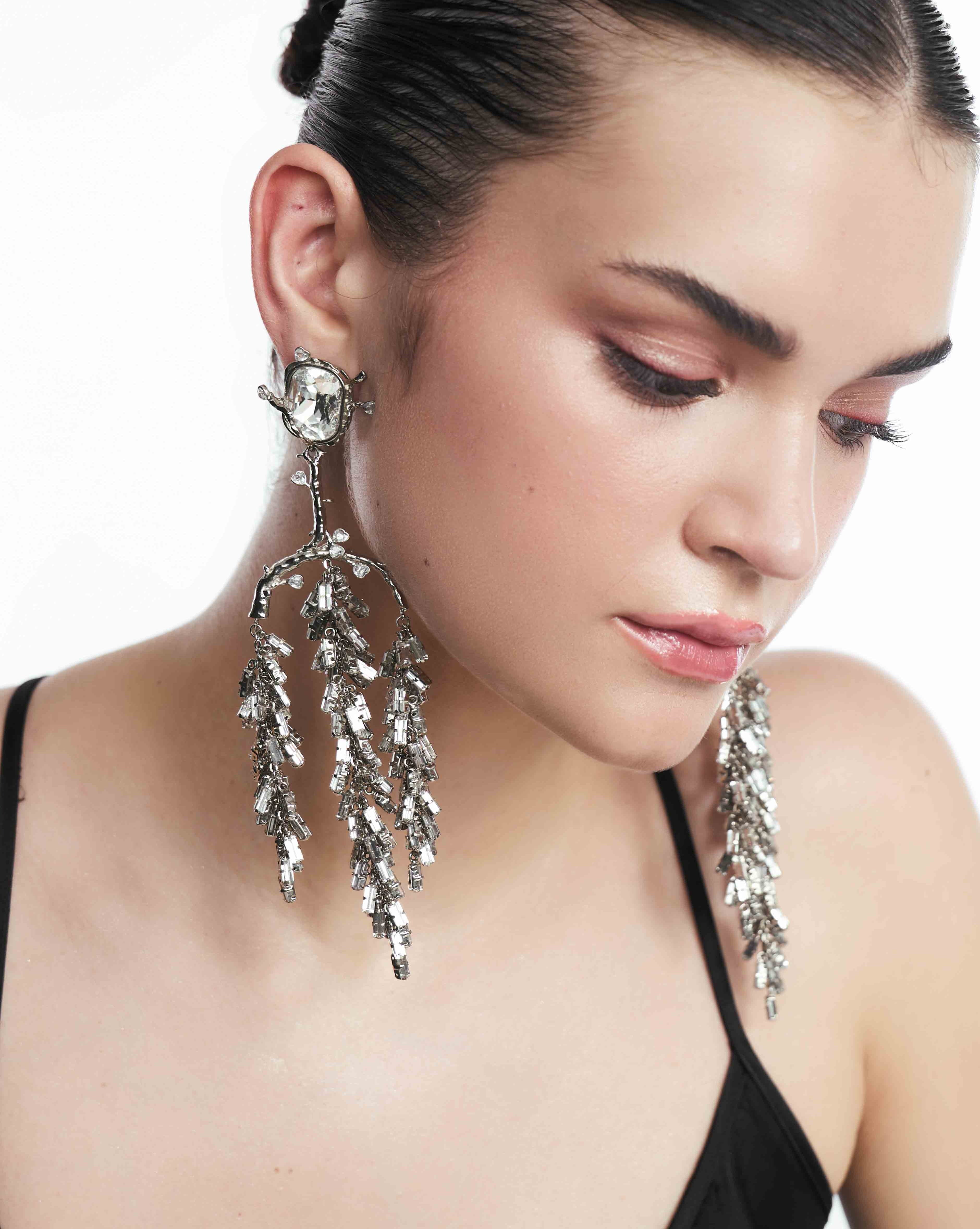 Vine Crest Girandole Earrings In Silver