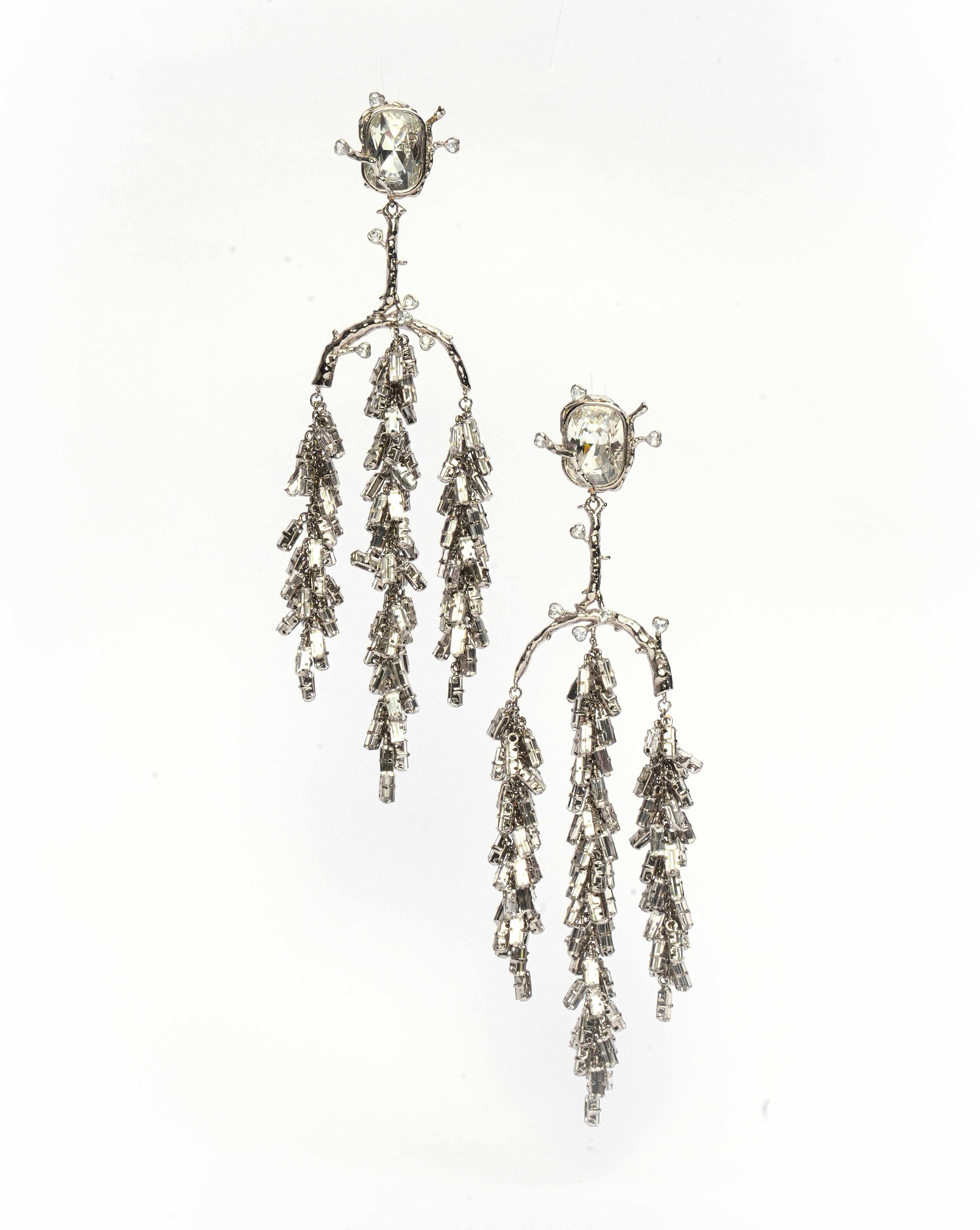 Vine Crest Girandole Earrings In Silver