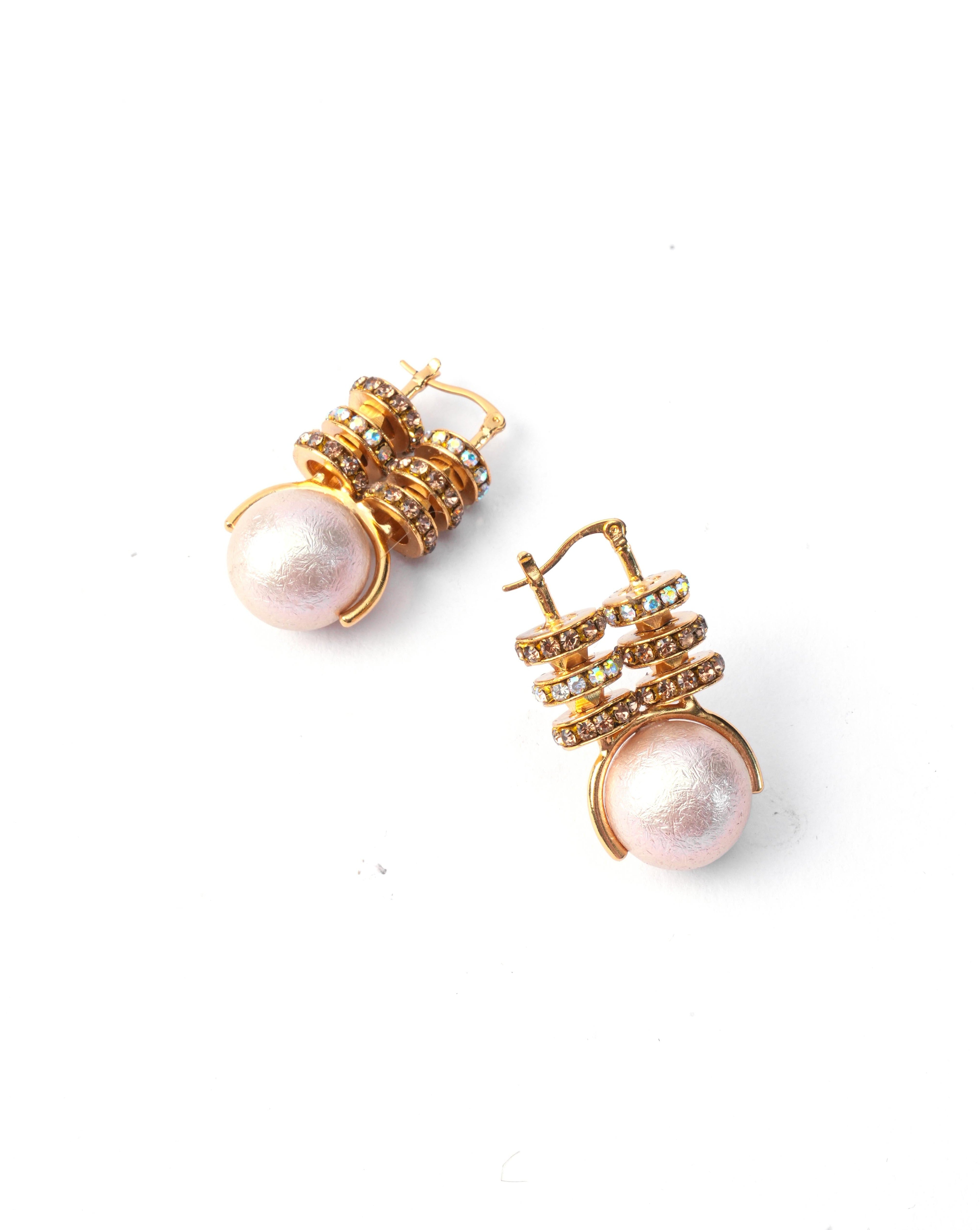 Nova Pearl Earrings In Gold