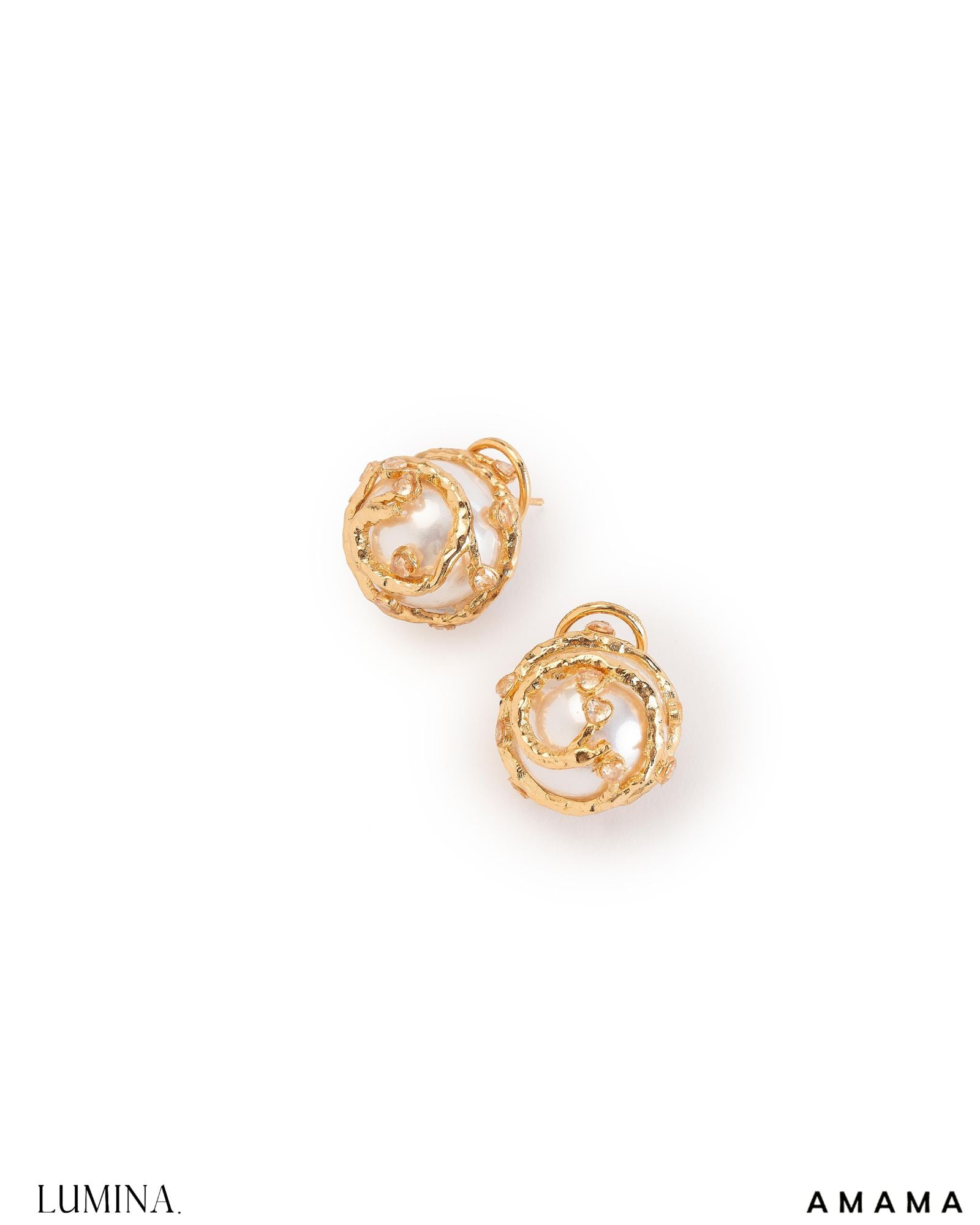 Mini Vine Crest Studs in Gold