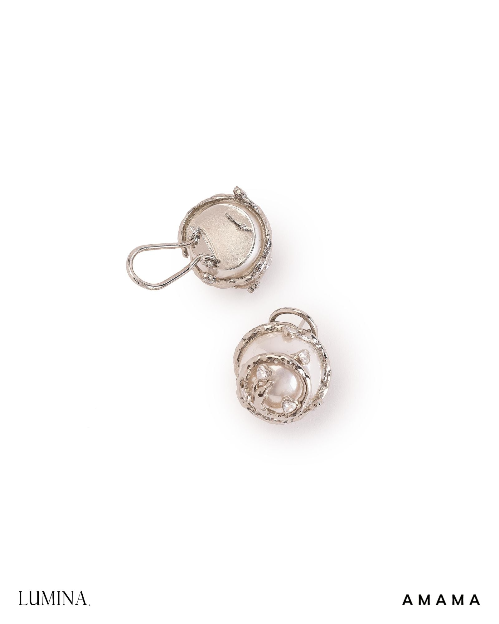 Mini Vine Crest Studs in Silver