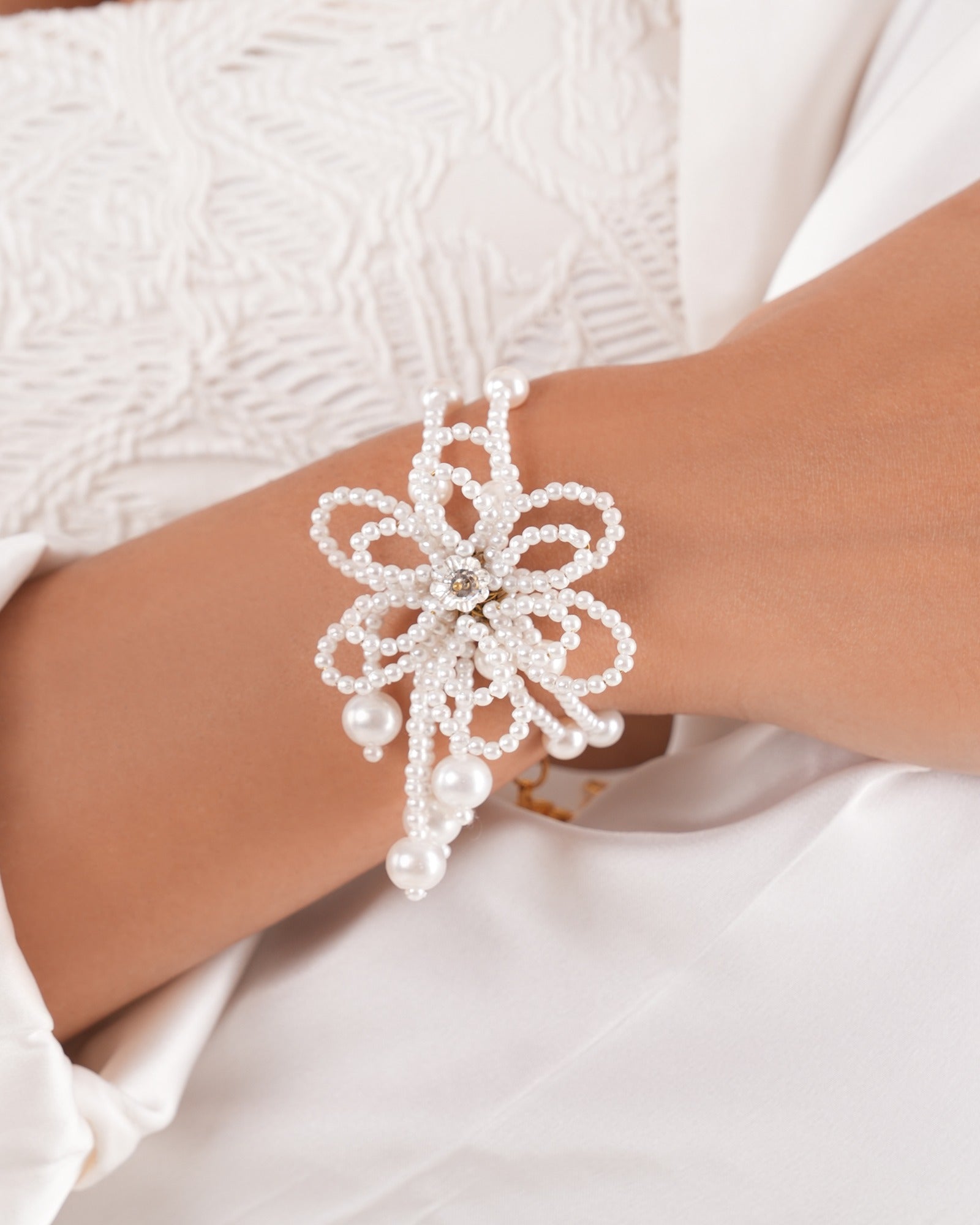 Kvetina Bracelet - White