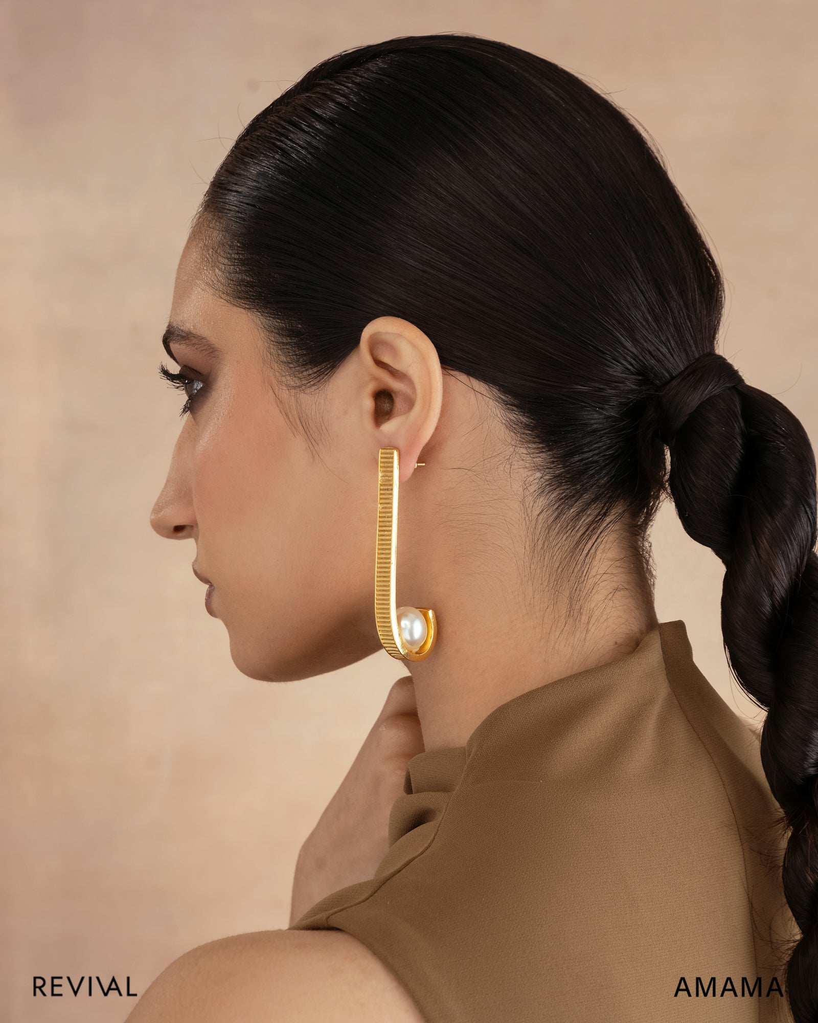 Gilt Wave Studs