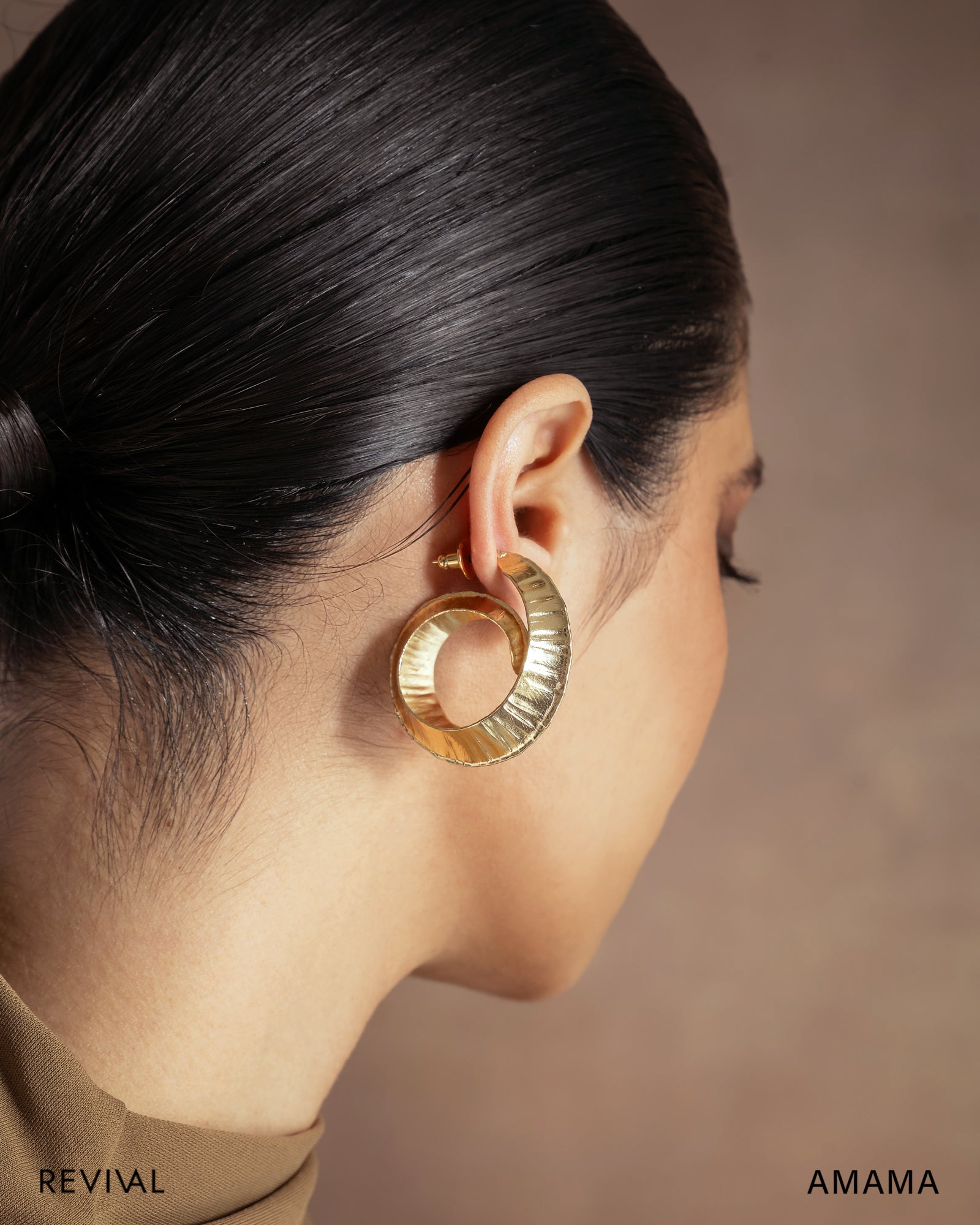 NAVITA HOOPS IN GOLD