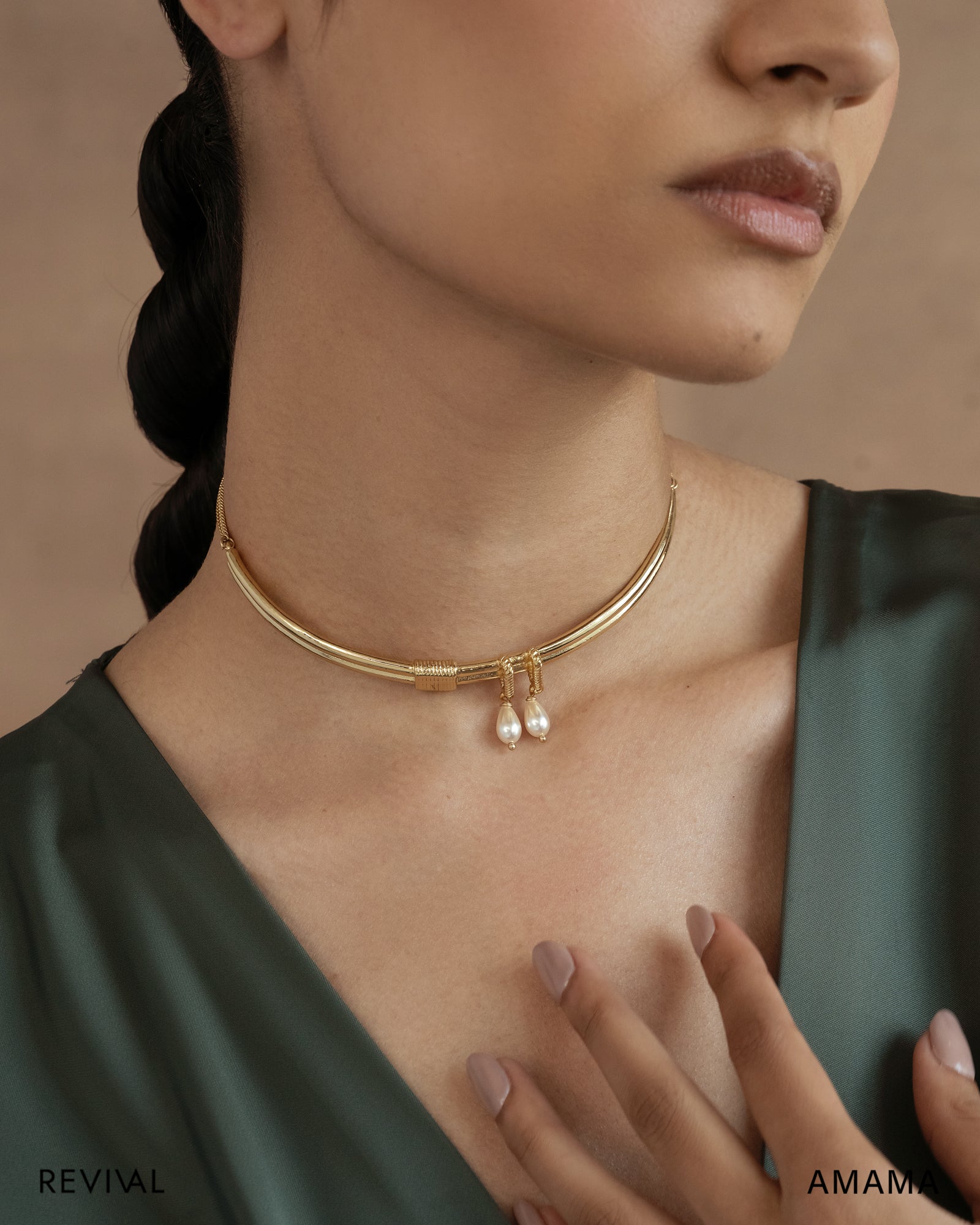 Golden Sabre Choker