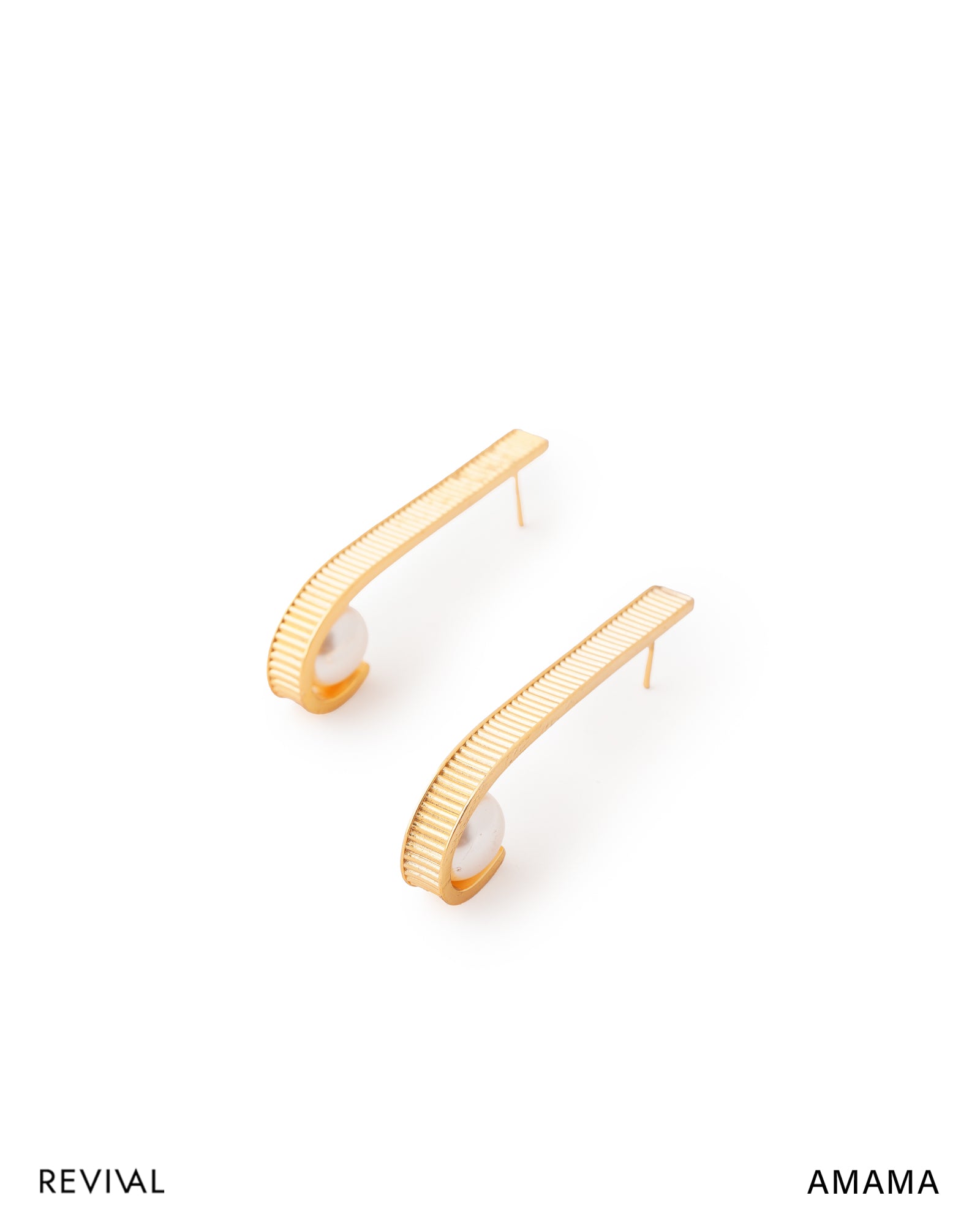 Gilt Wave Studs