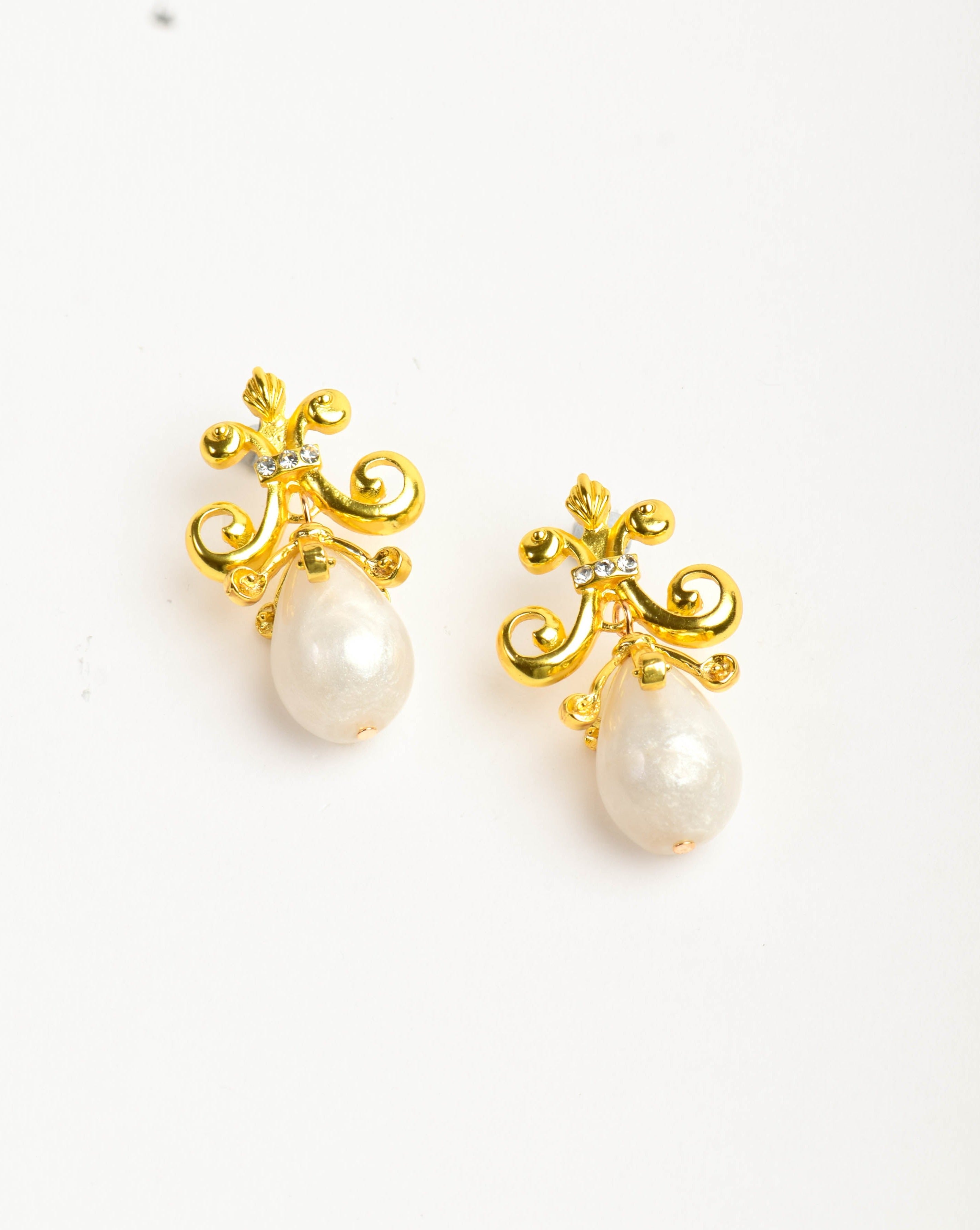 Aashi Earrings