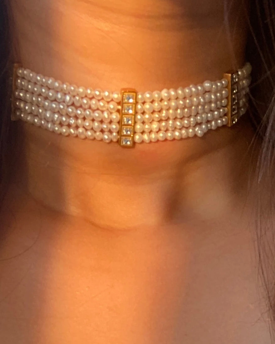 Ruha Choker