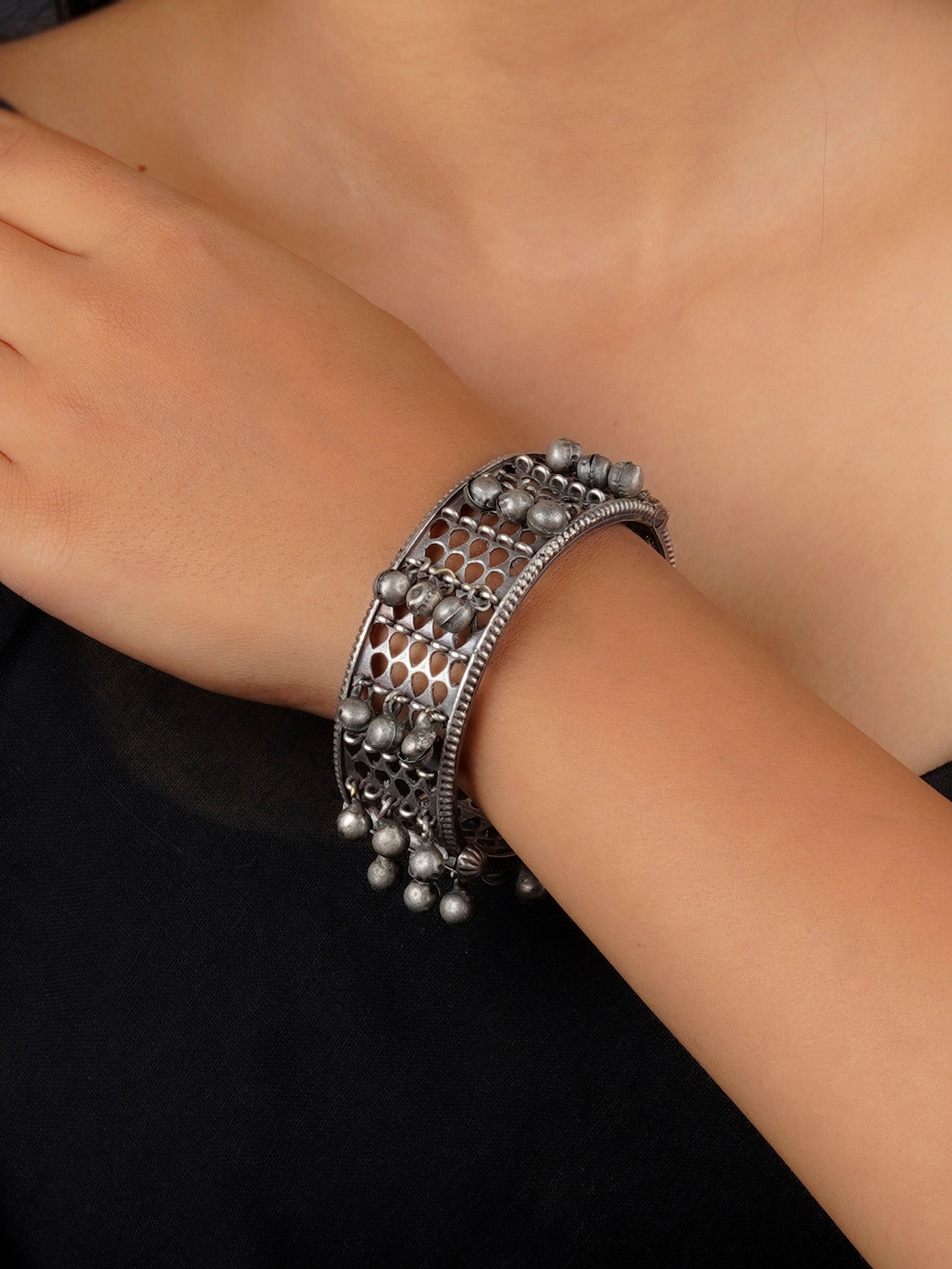 Grey Color Silver Plated Tribal Bangles - EK-SFBANGLE42