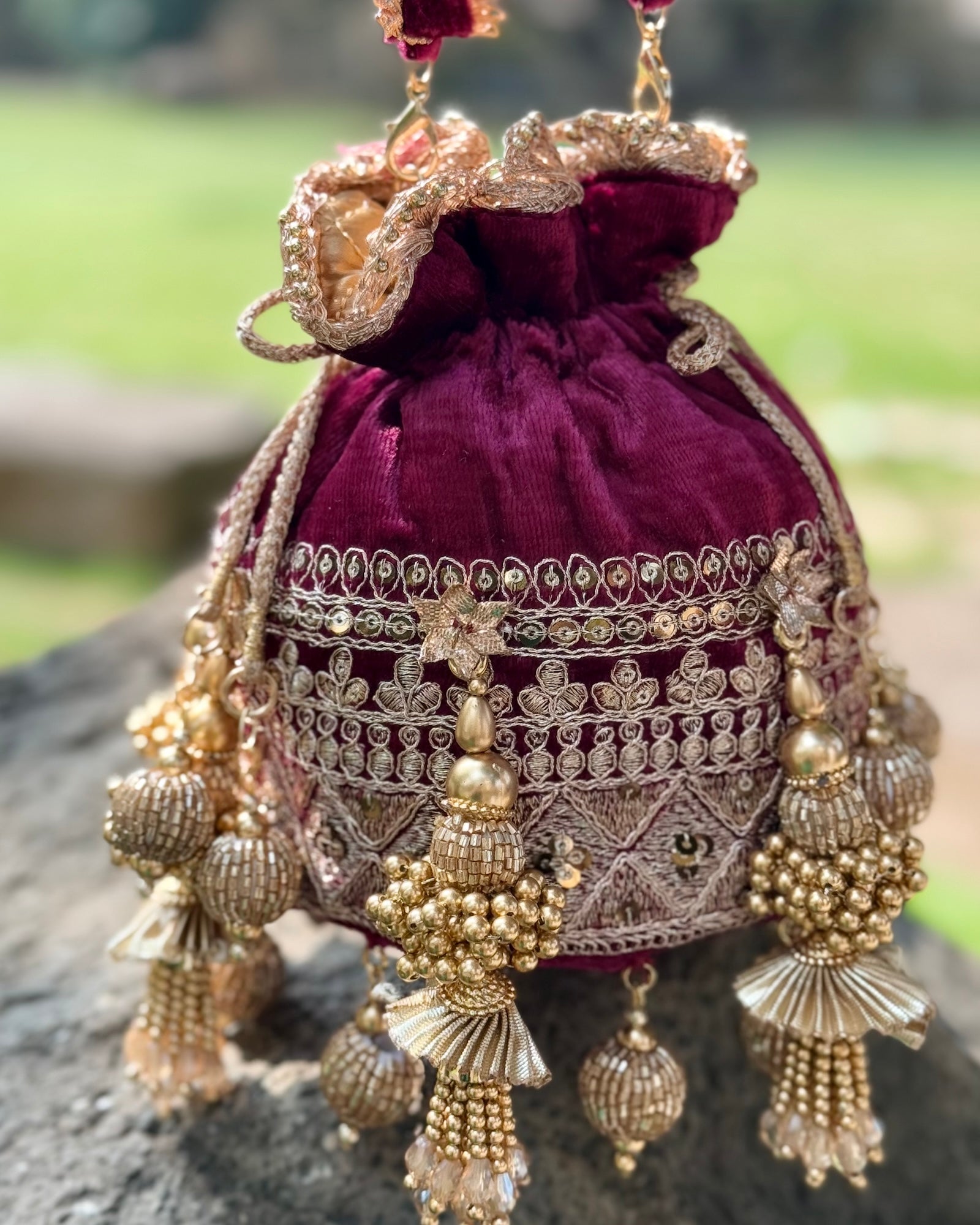 VELVET WINE POTLI WITH TASSELS