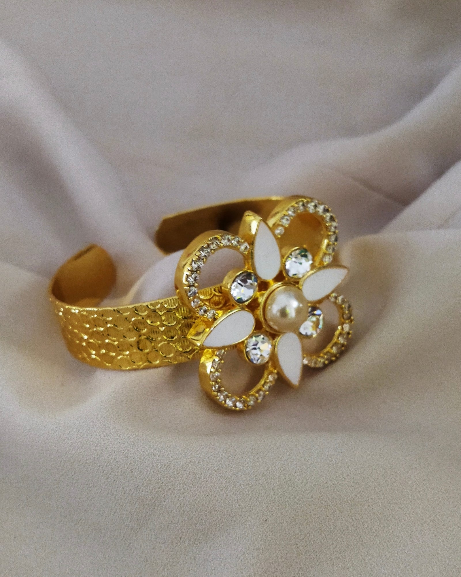 Iraa Cuff