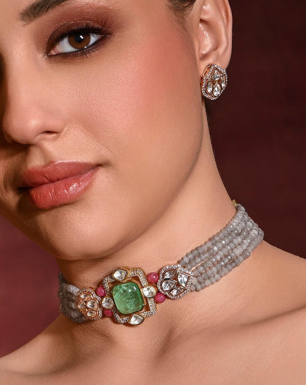 Dazzling Choker With Earrings