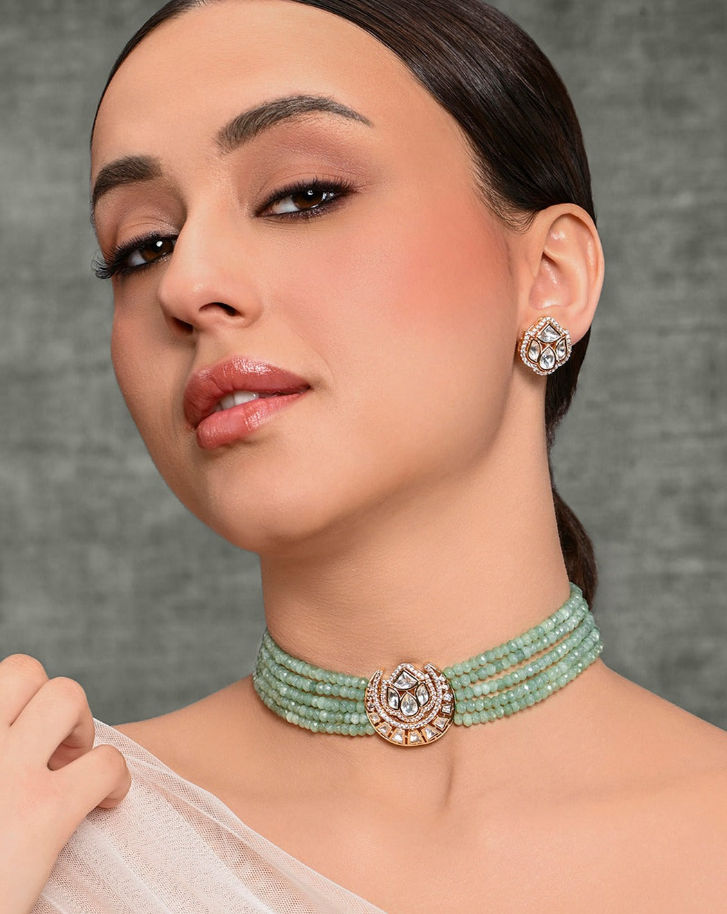 Glitzy Choker With Earrings