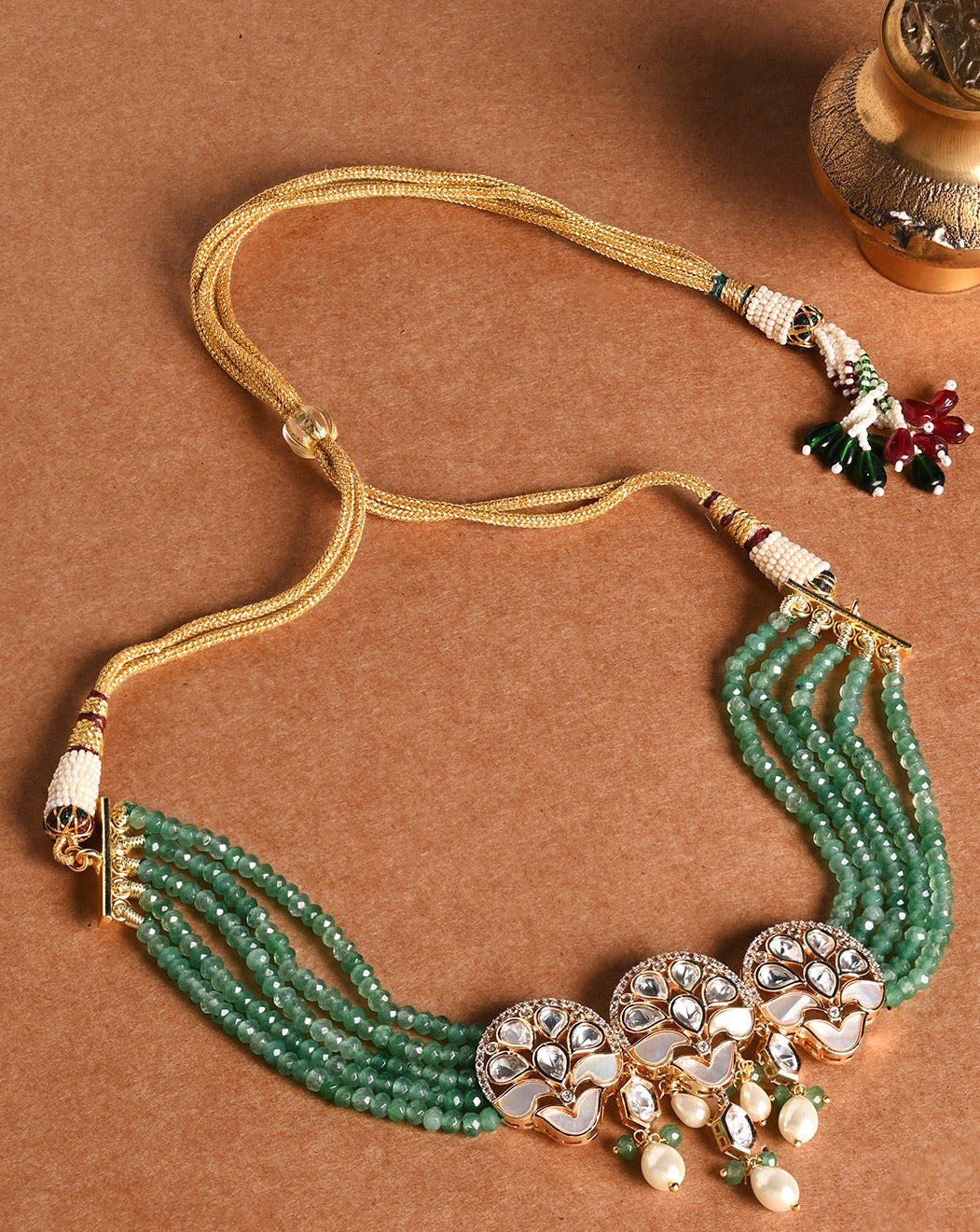 Enthralling Choker With Earrings