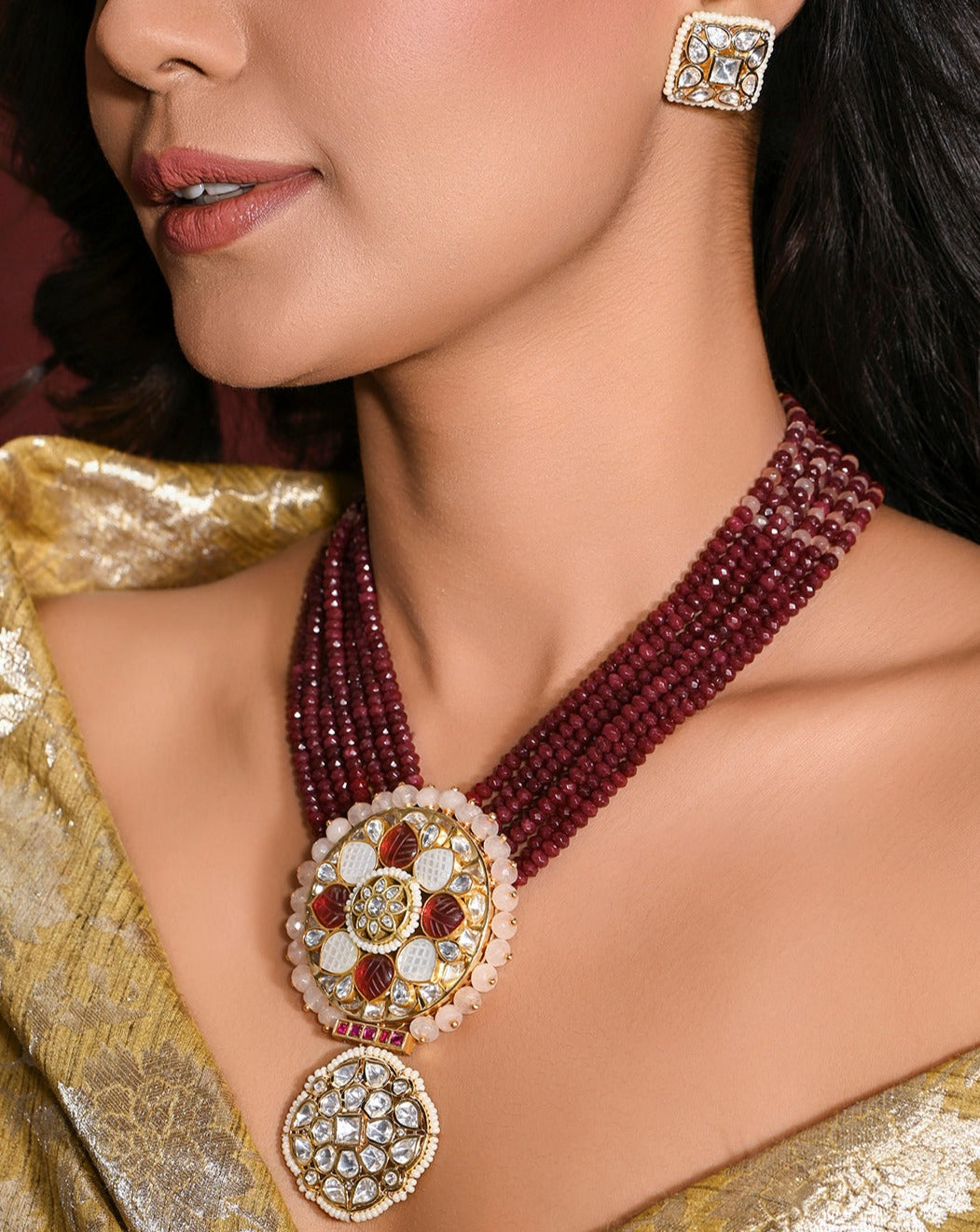 Luxuriant Necklace With Earrings