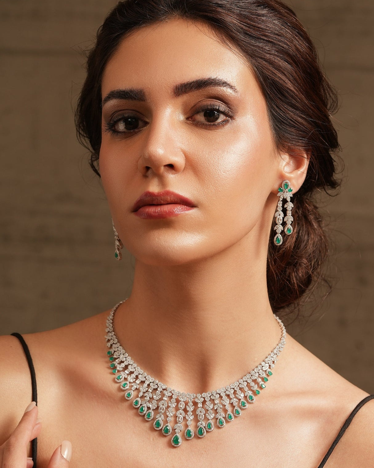 Diamond Fringe Emerald Necklace Set