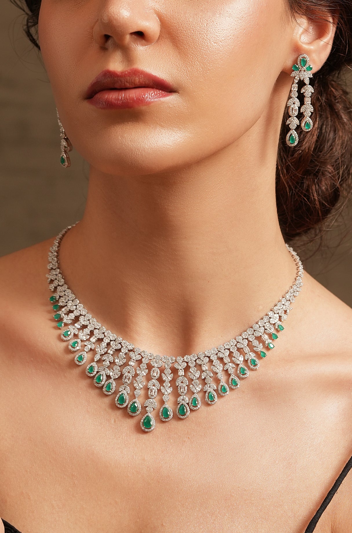 Diamond Fringe Emerald Necklace Set