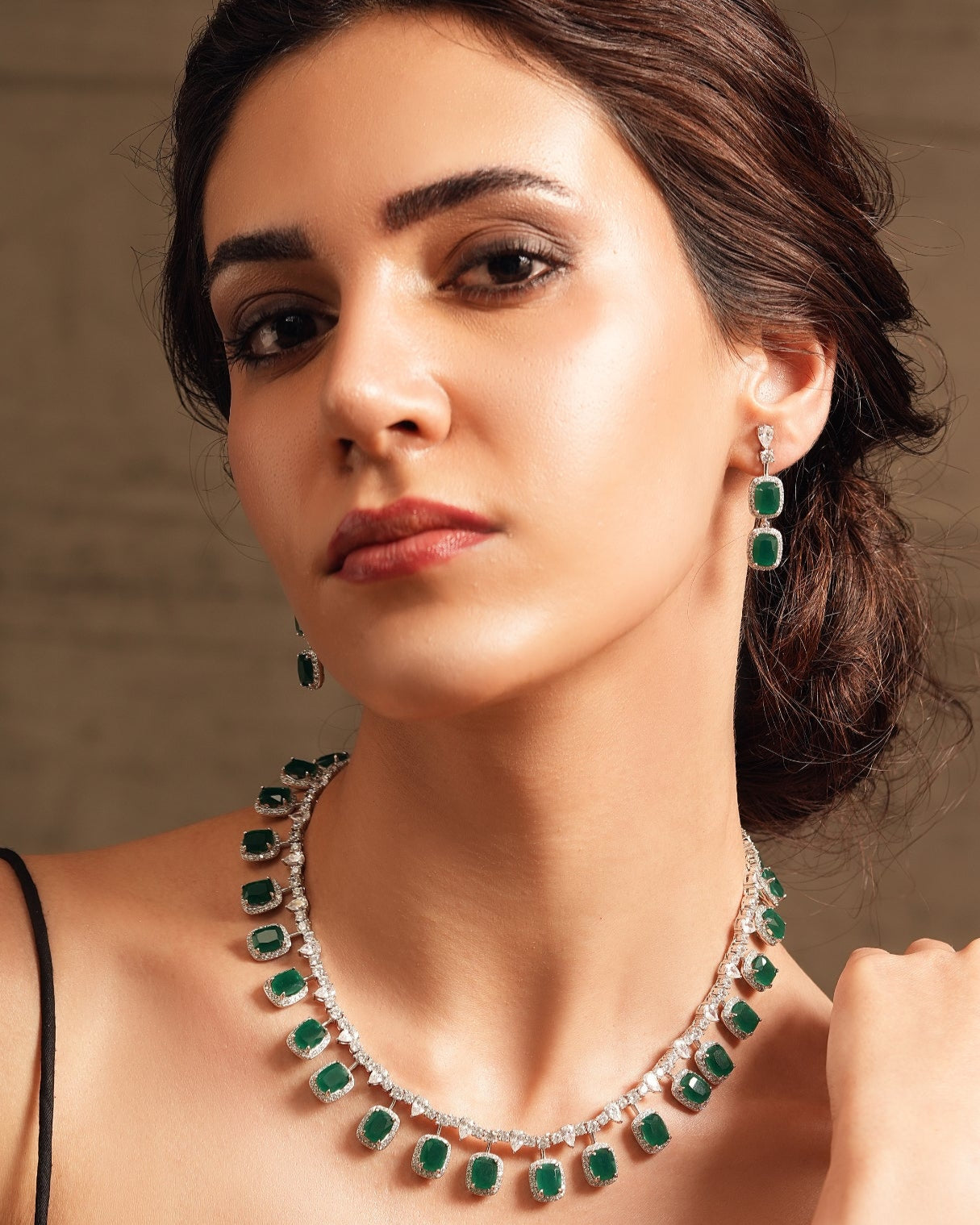 Emerald Diamond Loop Necklace Set