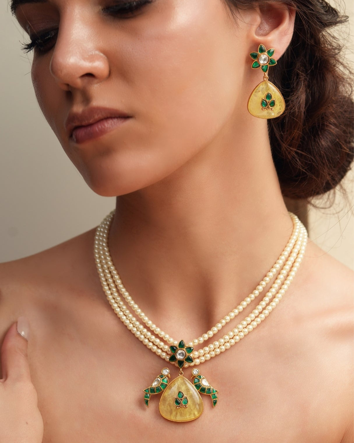 Pearl Rajwadi Center Necklace Set