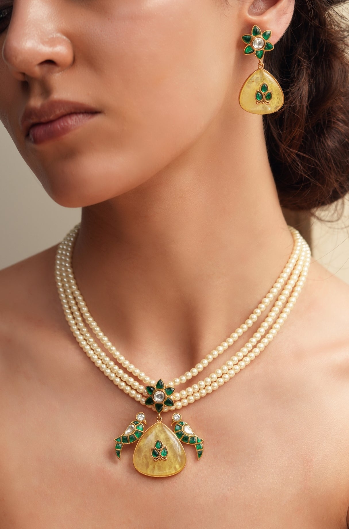 Pearl Rajwadi Center Necklace Set