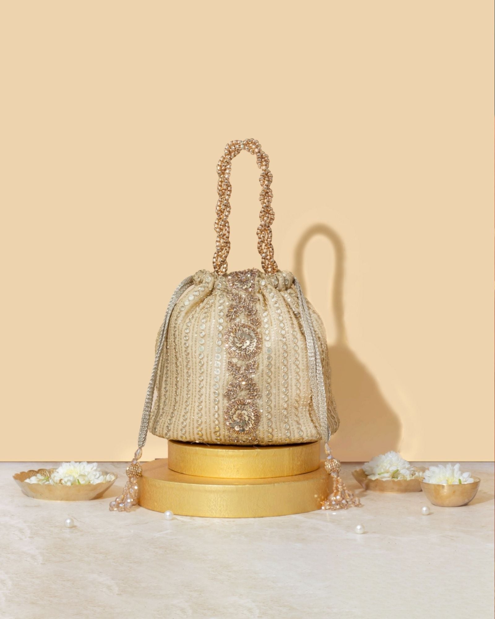 Yari Embroidered Bucket bag - Gold