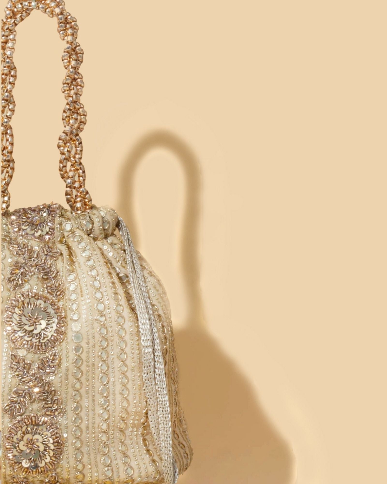 Yari Embroidered Bucket bag - Gold