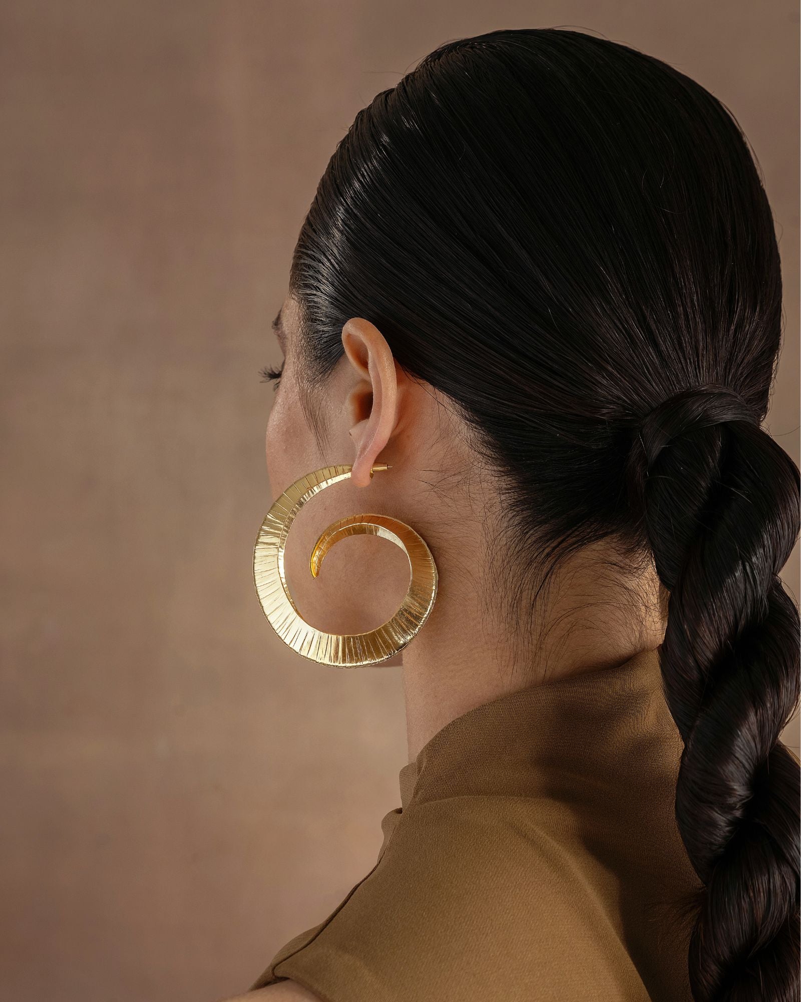 NAVITA HOOPS IN GOLD