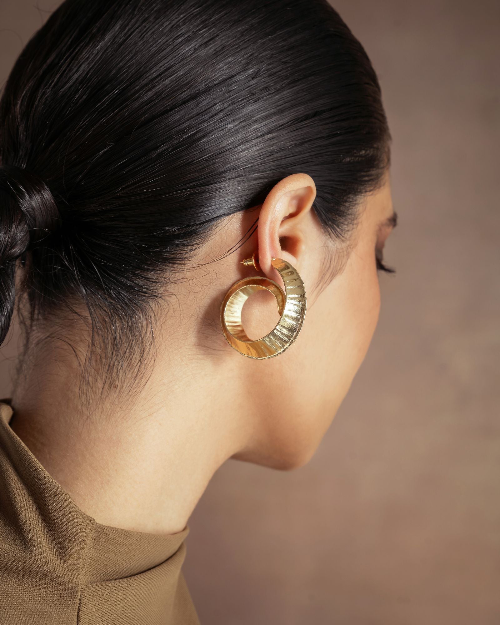 RILEY EARRINGS IN GOLD