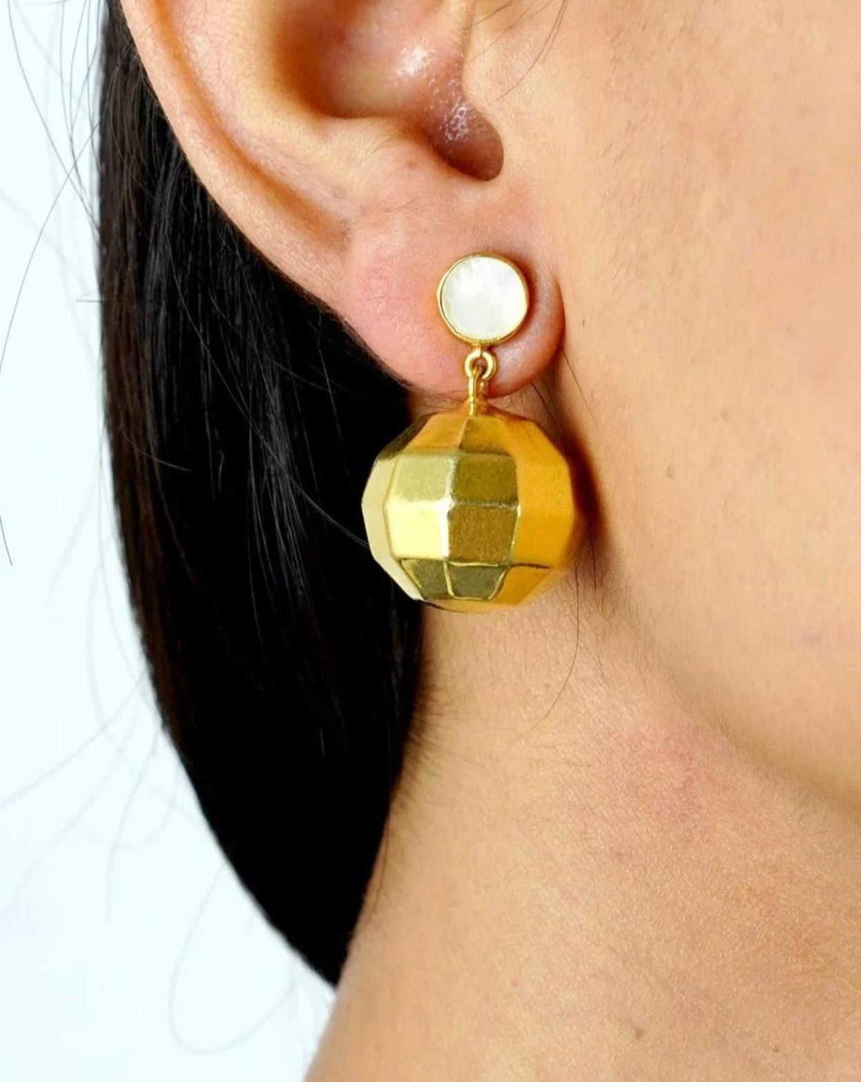 Gleamy Earrings